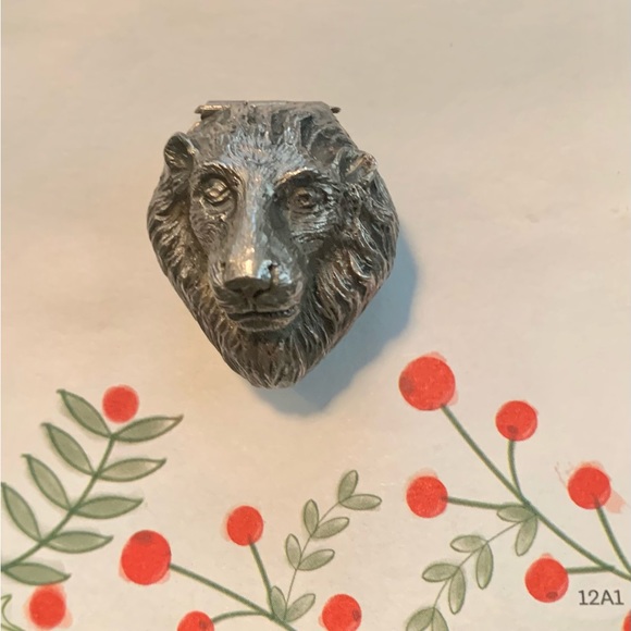 Tiffany & Co. rare lion pillbox - Picture 1 of 4